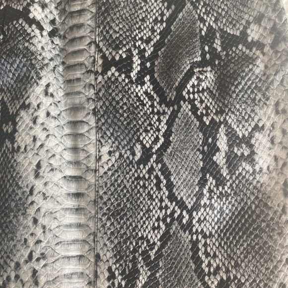 French Connection Snake print Mini skirt - Picture 6 of 6